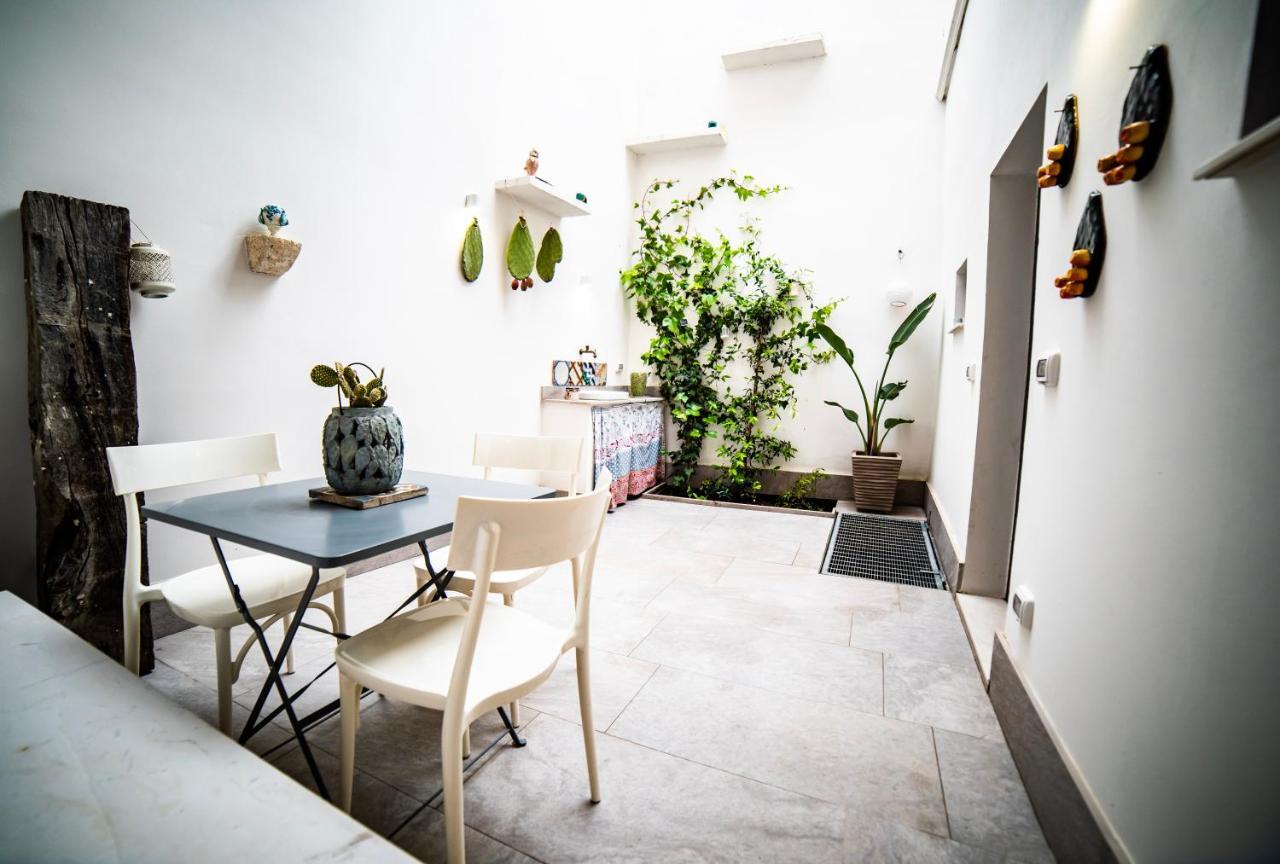 Mimar Casa Vacanze Charme Ed Eleganza Maruggio Bagian luar foto