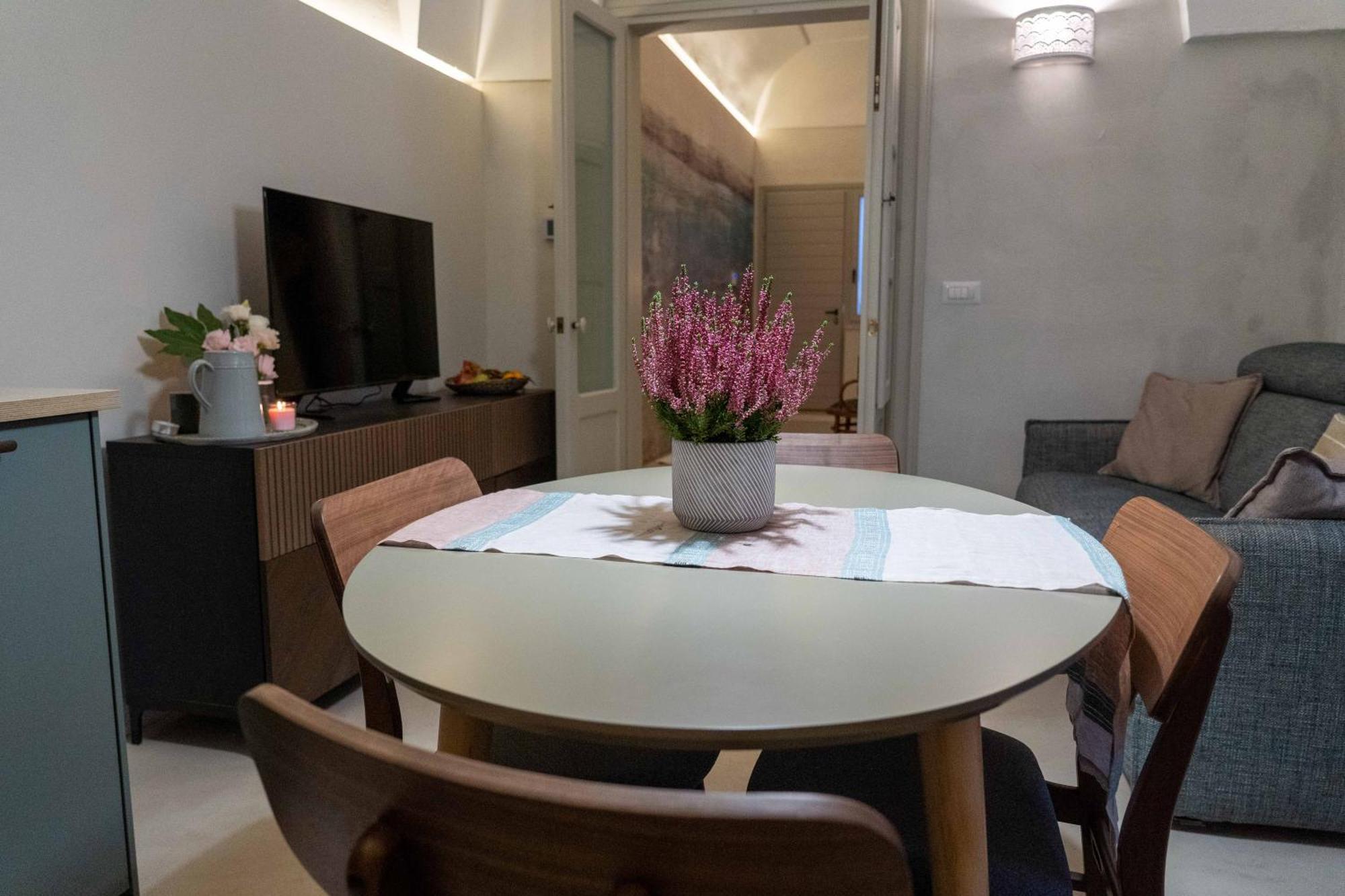Mimar Casa Vacanze Charme Ed Eleganza Maruggio Bagian luar foto